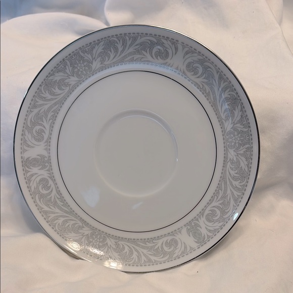 Saucer Imperial by W Dalton "Whitney" 5671 Pattern Fine China 6.25" - Picture 1 of 5